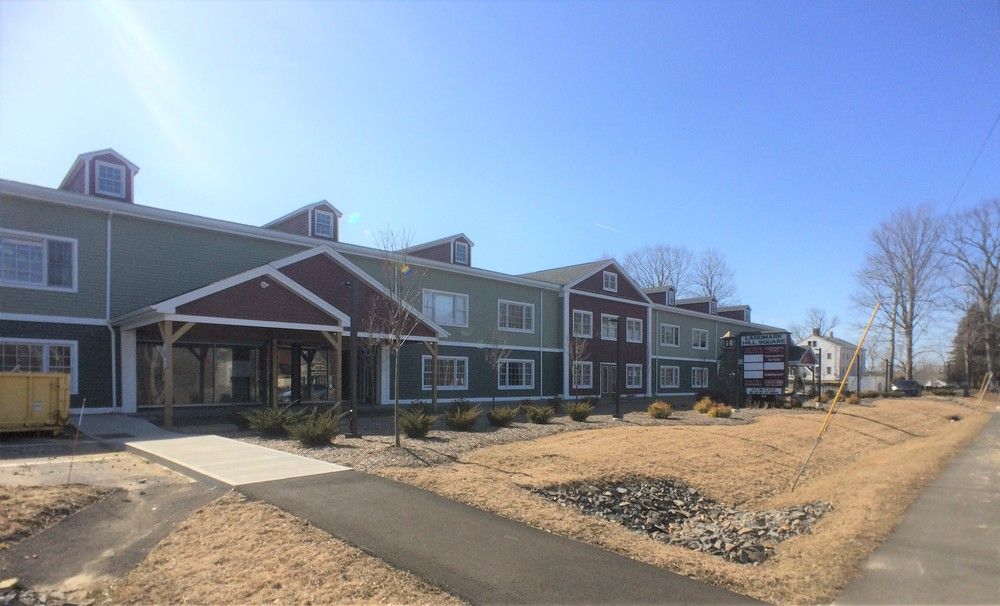 Landmark Hill Square Unit 4: 518 Us Hwy 1, Kittery, ME 03904